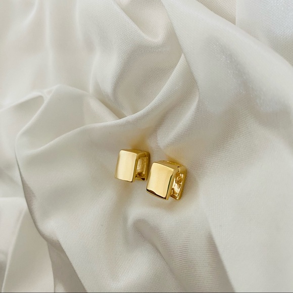 Gold Cube Huggies - Picture 5 of 8